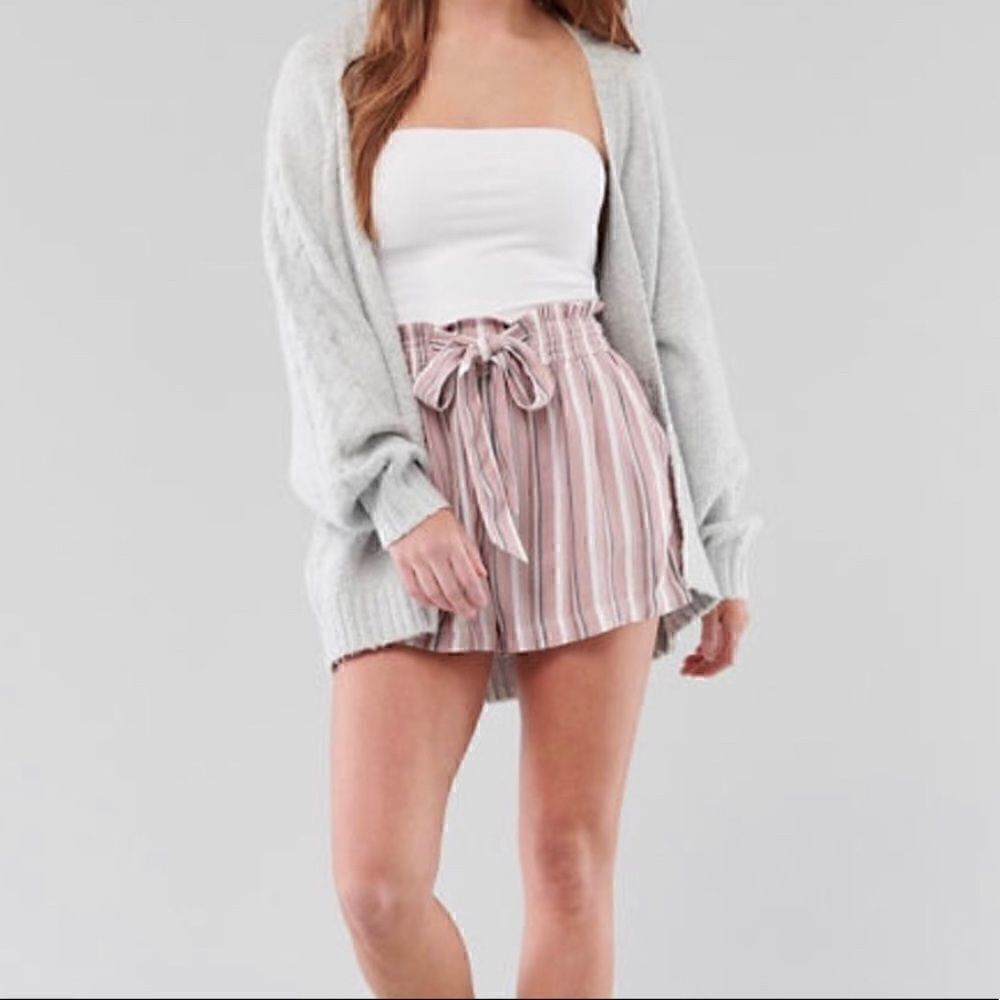 Hollister Ultra High-Rise Paper-Bag pink and gray Woven Short size xs